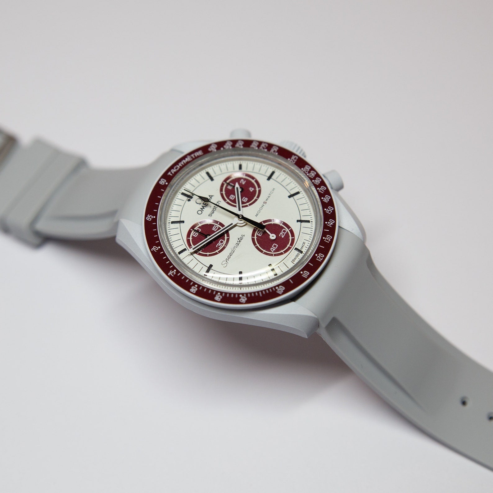 MoonSwatch Classic Strap Light Grey | Mission to Pluto